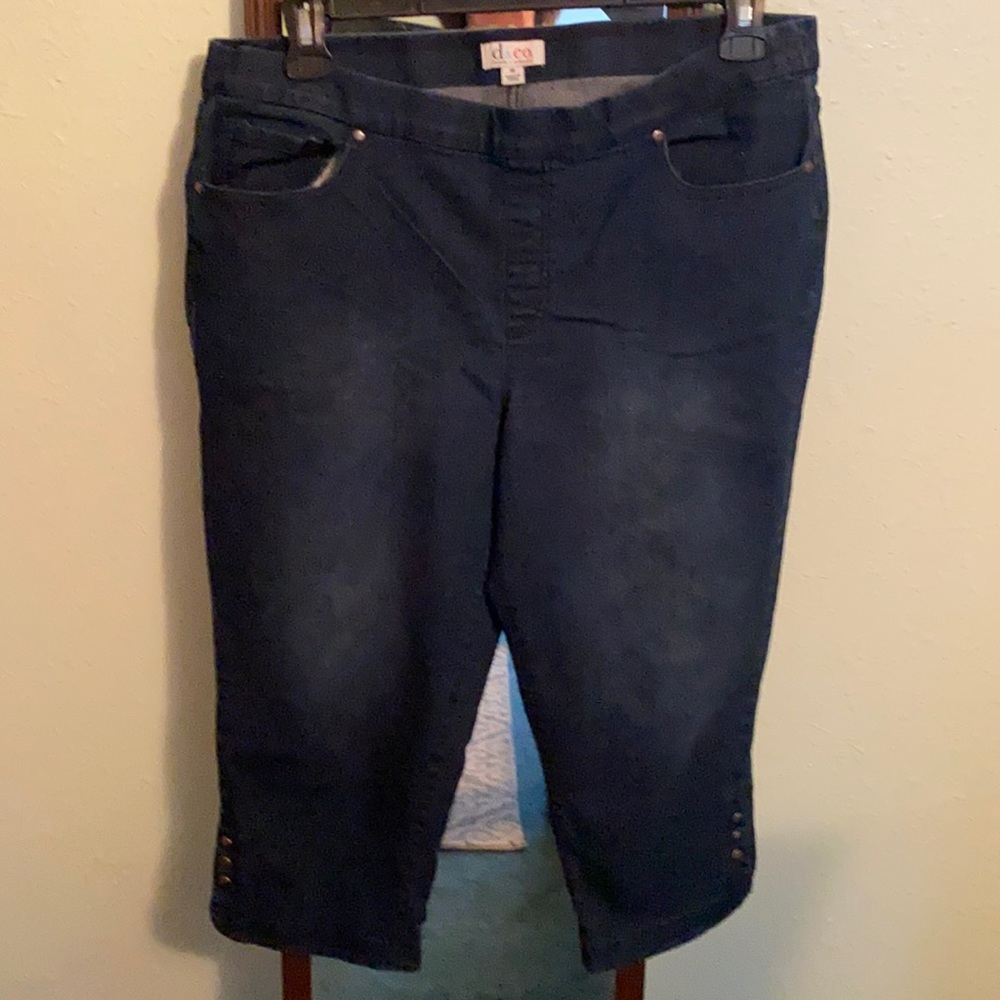 Brand new capris. Top notch. Comfy.